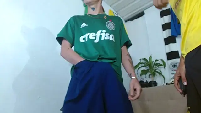 Snapshot of skinny23cm chatting on 02-15-26, 01:21 skinny23cm online show from 02-15-26, 01:21