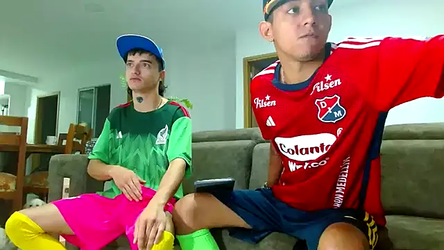 Snapshot of skinny23cm chatting on 12-30-24, 11:04 skinny23cm online show from 12-30-24, 11:04