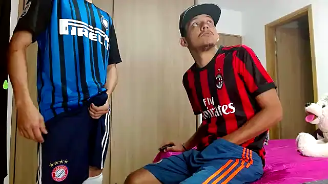 Snapshot of skinny23cm chatting on 01-18-25, 10:06 skinny23cm online show from 01-18-25, 10:06