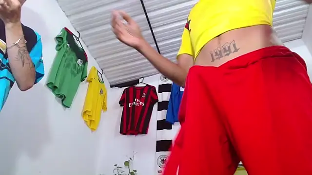 Snapshot of skinny23cm chatting on 02-11-26, 02:17 skinny23cm online show from 02-11-26, 02:17