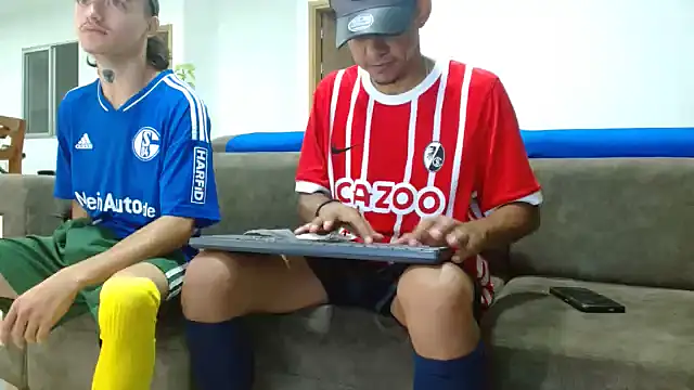 Snapshot of skinny23cm chatting on 01-15-25, 10:06 skinny23cm online show from 01-15-25, 10:06