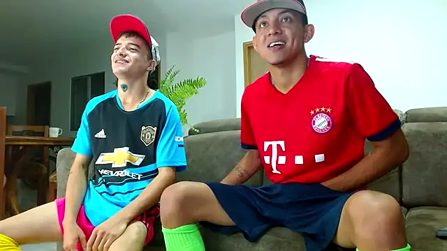 Snapshot of skinny23cm chatting on 12-22-24, 10:17 skinny23cm online show from 12-22-24, 10:17