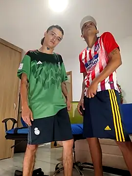 Snapshot of skinny23cm chatting on 09-19-25, 08:57 skinny23cm online show from 09-19-25, 08:57