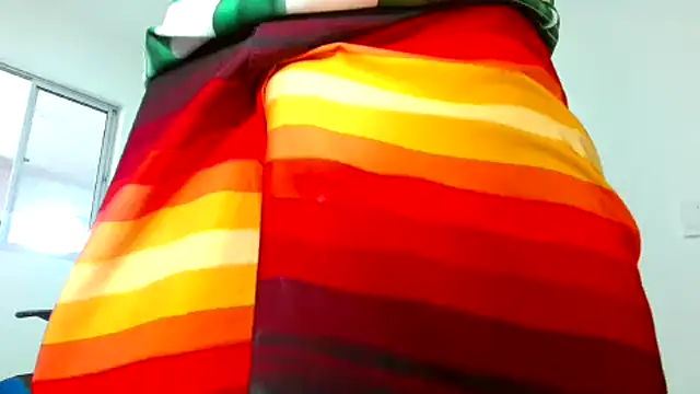 Snapshot of skinny23cm chatting on 03-01-25, 04:00 skinny23cm online show from 03-01-25, 04:00