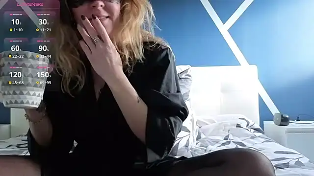 Snapshot of bellemasquer chatting on 12-03-25, 11:09 bellemasquer online show from 12-03-25, 11:09