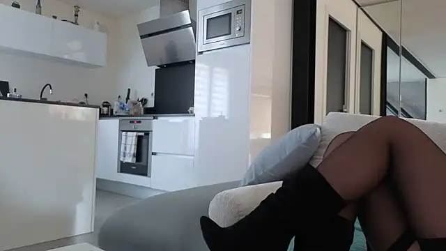 Snapshot of bellemasquer chatting on 02-07-26, 12:35 bellemasquer online show from 02-07-26, 12:35