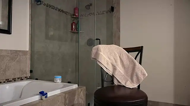 Snapshot of DERTYLAY chatting on 10-24-25, 04:55 DERTYLAY online show from 10-24-25, 04:55