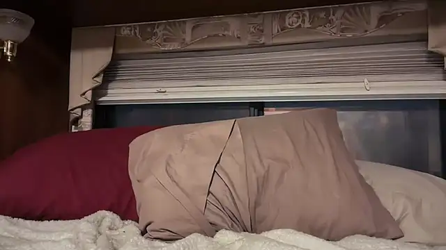 DERTYLAY online show from 02-18-26, 05:53