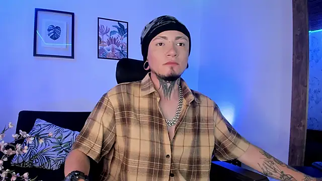 Snapshot of tyler_jones_ chatting on 09-16-25, 04:24 tyler jones  online show from 09-16-25, 04:24