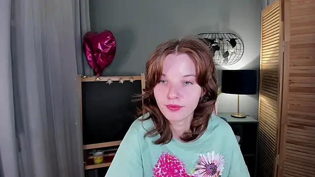 Snapshot of Madelaineses chatting on 10-16-25, 08:44 Madelaineses online show from 10-16-25, 08:44