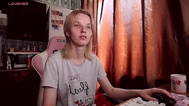 Madelaineses online show from 06-12-26, 08:01
