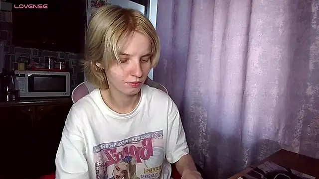 Madelaineses online show from 07-15-26, 05:14