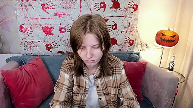 Snapshot of Madelaineses chatting on 10-29-25, 08:46 Madelaineses online show from 10-29-25, 08:46