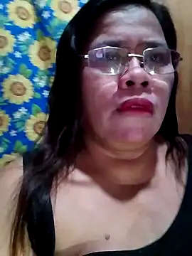 Snapshot of Huge_mama69 chatting on 02-09-26, 02:15 Huge mama69 online show from 02-09-26, 02:15