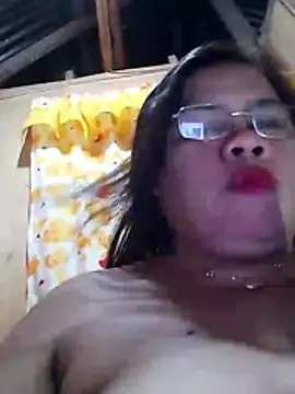 Snapshot of Huge_mama69 chatting on 04-25-26, 01:41 Huge mama69 online show from 04-25-26, 01:41