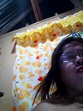Snapshot of Huge_mama69 chatting on 04-20-26, 11:35 Huge mama69 online show from 04-20-26, 11:35