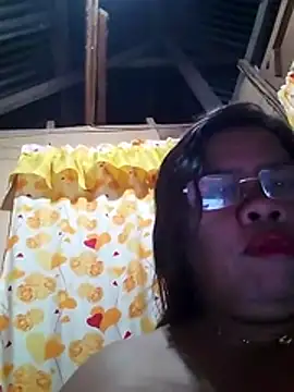 Snapshot of Huge_mama69 chatting on 05-15-26, 12:47 Huge mama69 online show from 05-15-26, 12:47