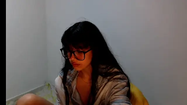 meganmiauu online show from 06-17-26, 01:05