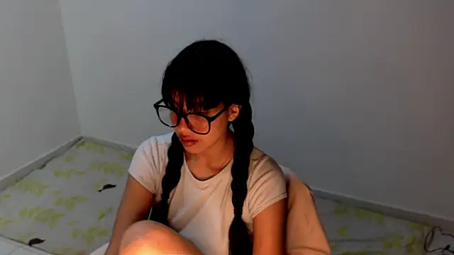 meganmiauu online show from 06-03-26, 04:57