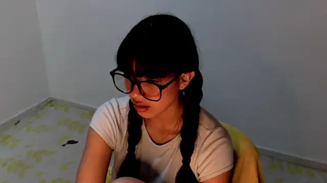 meganmiauu online show from 06-06-26, 05:12