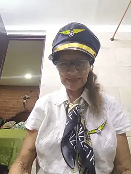 MaryeLunna online show from 05-27-26, 11:12