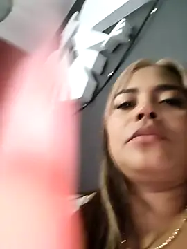 Snapshot of EmilyDuran_ chatting on 10-26-25, 12:11 EmilyDuran online show from 10-26-25, 12:11