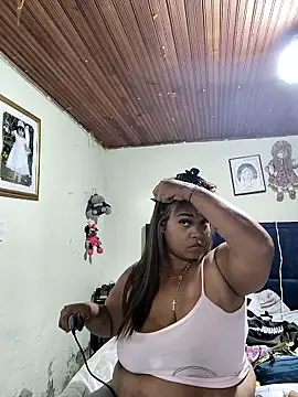 Snapshot of EmilyDuran_ chatting on 12-17-25, 08:58 EmilyDuran online show from 12-17-25, 08:58