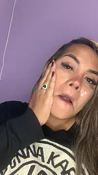 EmilyDuran  online show from 02-12-26, 12:43