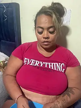 Snapshot of EmilyDuran_ chatting on 06-26-26, 10:04 EmilyDuran online show from 06-26-26, 10:04