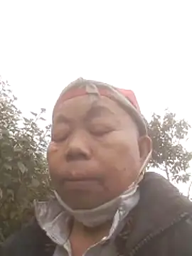 Snapshot of VangLe73 chatting on 02-10-26, 01:59 VangLe73 online show from 02-10-26, 01:59