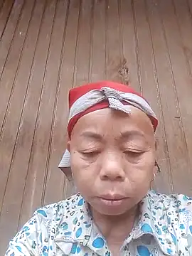 Snapshot of VangLe73 chatting on 02-26-26, 06:13 VangLe73 online show from 02-26-26, 06:13