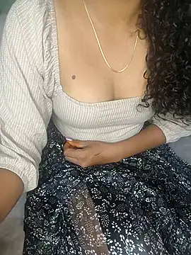 Tamilpallavi online show from 11-20-25, 01:56