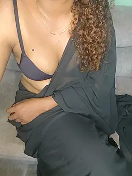 Snapshot of Tamilpallavi chatting on 07-12-26, 01:01 Tamilpallavi online show from 07-12-26, 01:01