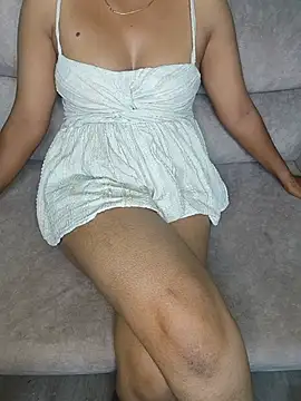Snapshot of Tamilpallavi chatting on 07-04-26, 02:10 Tamilpallavi online show from 07-04-26, 02:10