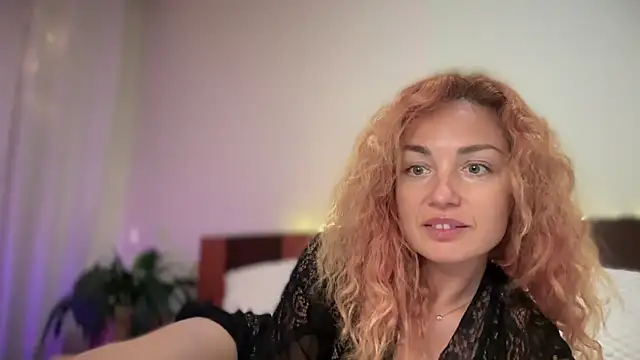 Reddgiirl online show from 05-20-26, 07:55