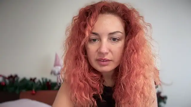 Reddgiirl online show from 12-19-25, 09:44