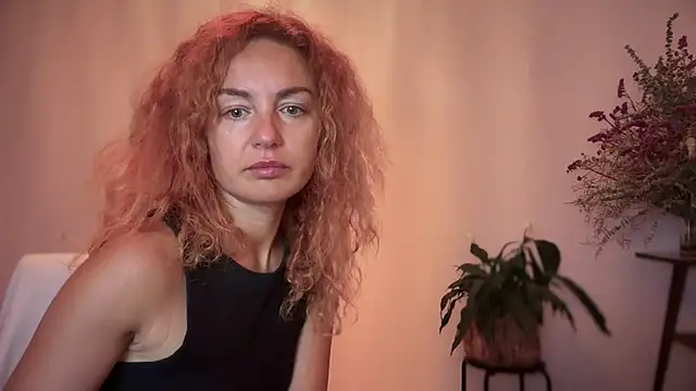 Reddgiirl online show from 10-30-25, 07:00