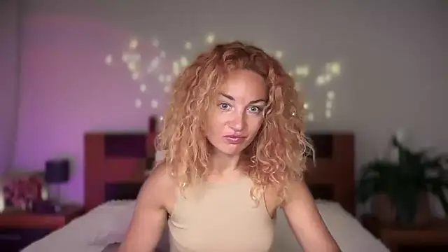 Reddgiirl online show from 06-17-26, 06:57