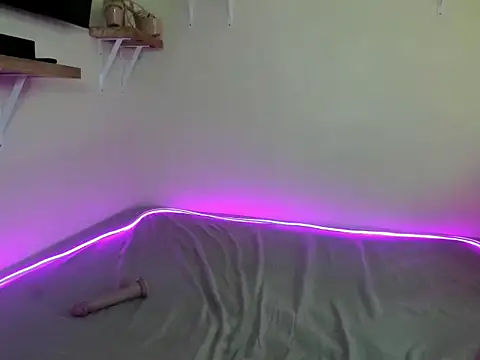 Snapshot of loving_rose1 chatting on 11-17-25, 03:10 loving rose1 online show from 11-17-25, 03:10