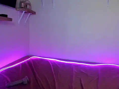 Snapshot of loving_rose1 chatting on 12-05-25, 06:45 loving rose1 online show from 12-05-25, 06:45