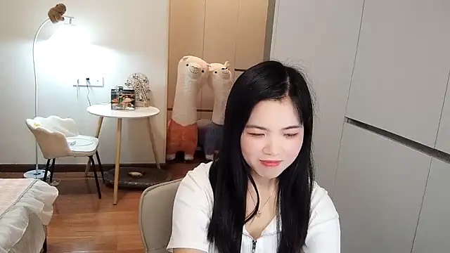 XiaoAnQi online show from 10-25-25, 01:23