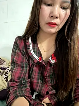 Moan Mary online show from 11-28-25, 05:57