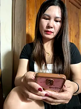 Moan Mary online show from 10-28-25, 02:23