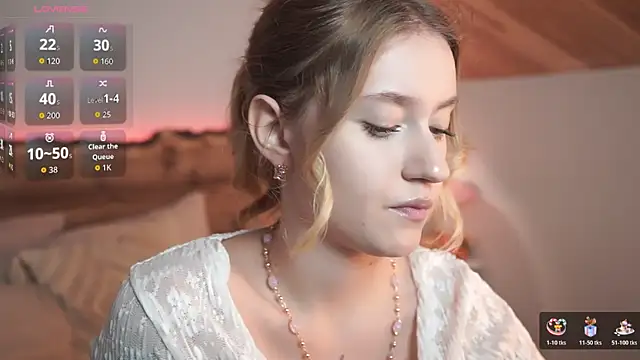 Snapshot of Nerissa_xo chatting on 10-25-25, 07:58 Nerissa xo online show from 10-25-25, 07:58