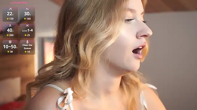 Snapshot of Nerissa_xo chatting on 10-28-25, 08:08 Nerissa xo online show from 10-28-25, 08:08