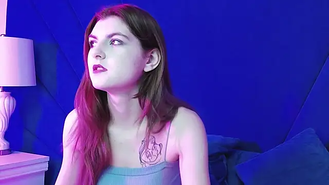 Evelisse online show from 10-27-25, 05:30