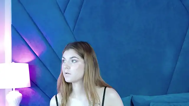 Evelisse online show from 06-19-26, 04:29