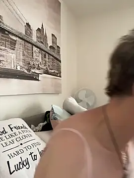 Snapshot of Curvy-Jinx chatting on 02-12-26, 01:44 Curvy-Jinx online show from 02-12-26, 01:44