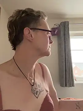 Snapshot of Curvy-Jinx chatting on 02-03-26, 09:03 Curvy-Jinx online show from 02-03-26, 09:03