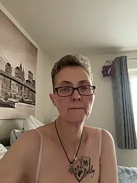 Snapshot of Curvy-Jinx chatting on 02-19-26, 08:22 Curvy-Jinx online show from 02-19-26, 08:22